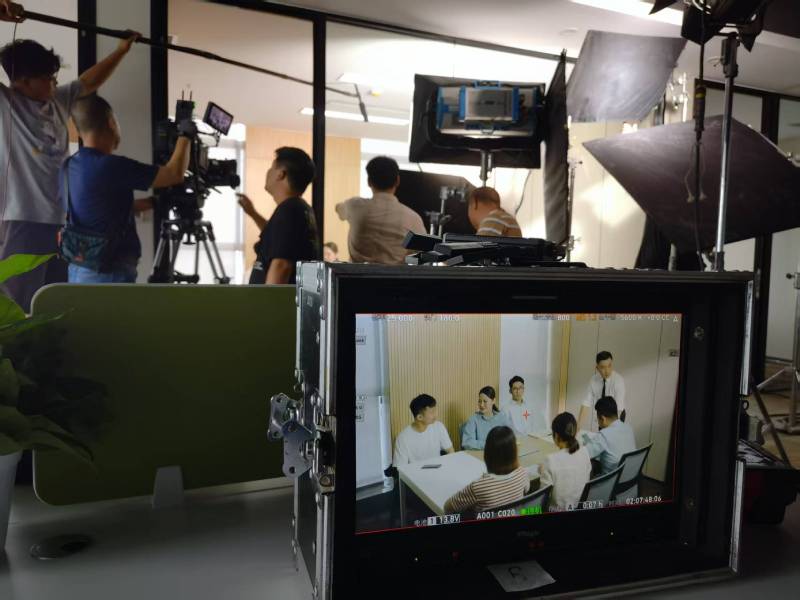 衡阳TVC拍摄公司：科技产品视觉化大师，诠释未来感与功能美学